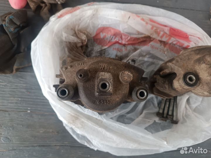 Суппорта передние jeep cherokee xj