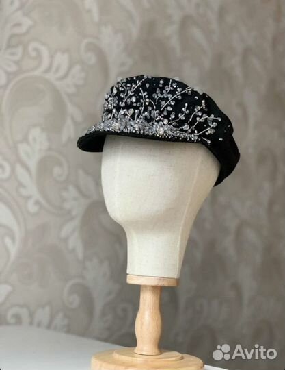 Кепка со стразами Сваровски