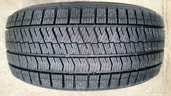 Bridgestone Blizzak Ice 195/50 R15 82S