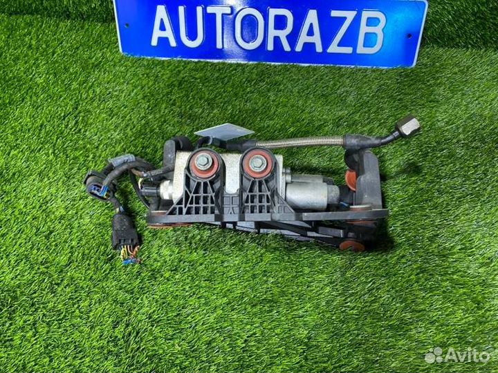 Блок клапанов гидроподвески передний Bmw 7 E65 N62