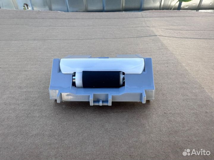 RM2-5745-Ролик отделения HP M501/M506 Новый