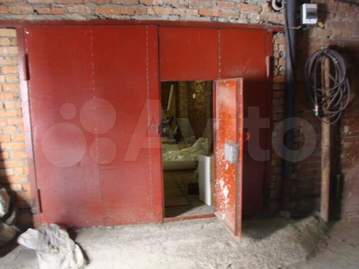 Гараж, > 30 м²