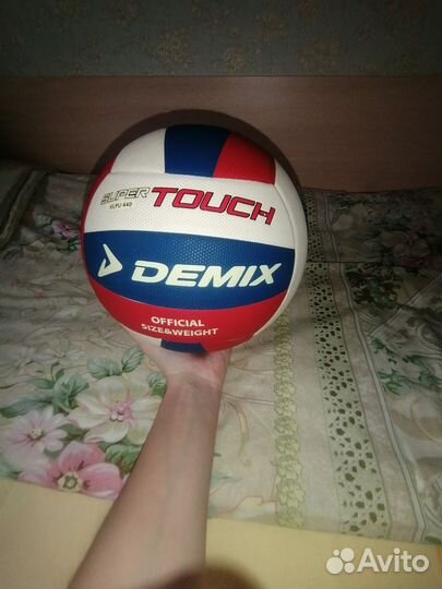 Волейбольный мяч demix