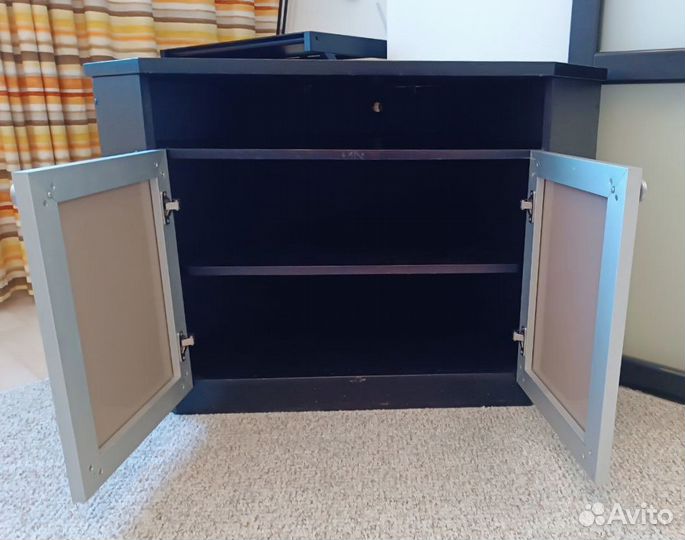 Тумба под телевизор угловая деревянная