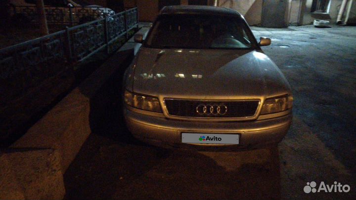 Audi A8 3.7 AT, 1996, 370 000 км