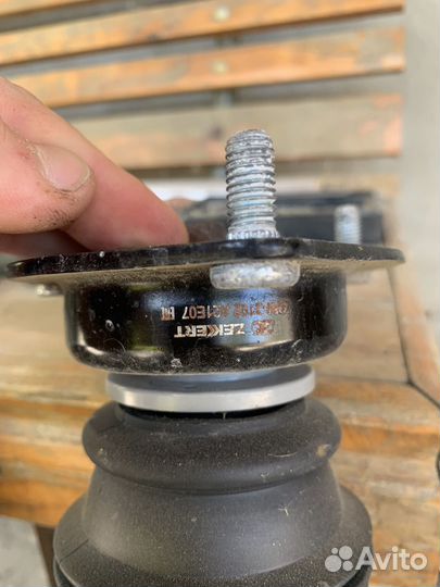 Стойки передние nissan sanny