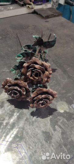 Кованая роза