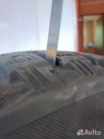 Bridgestone Blizzak Spike-01 215/55 R17