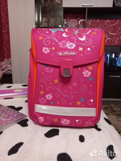 Школьный рюкзак один с бабочками абсолютно новый
