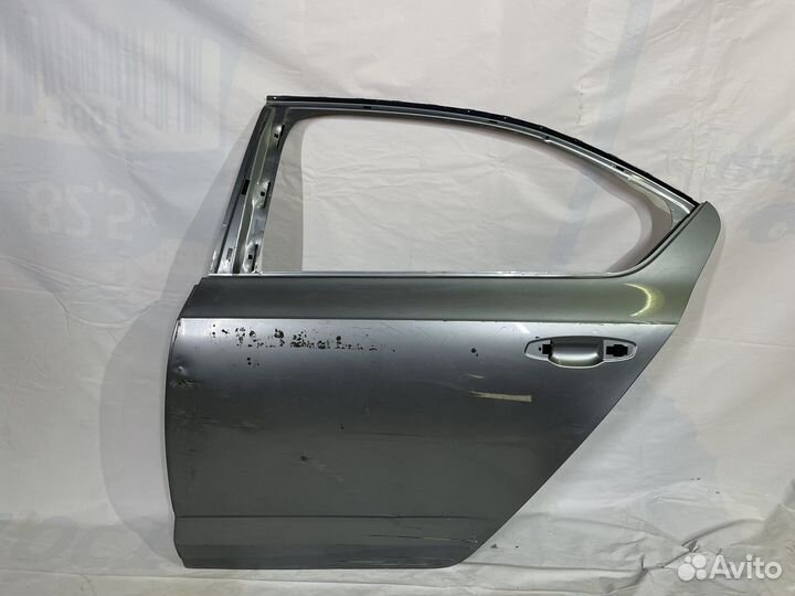 Задняя левая дверь skoda octavia a7