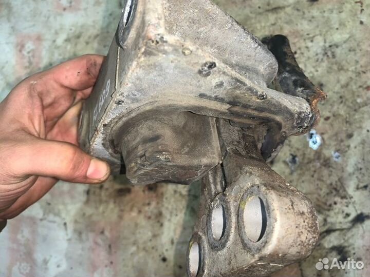 Подушка передняя левая Honda Civic FD1 R18A2 2008