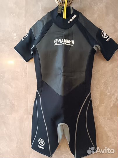 Гидрокостюмы Yamaha для водных видов спорта