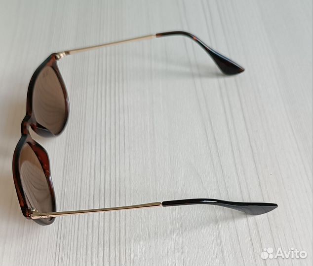 Солнцезащитные очки Ray Ban