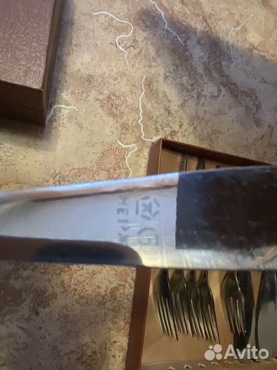 Набор из ножей и вилок