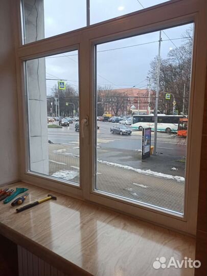 Замена разбитых стеклопакетов на окнах