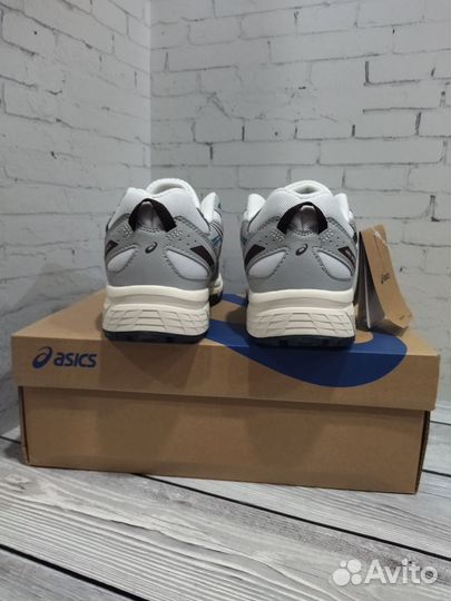 Кроссовки asics мужские весна