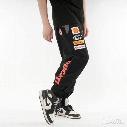 Спортивные штаны supreme x ducati черные