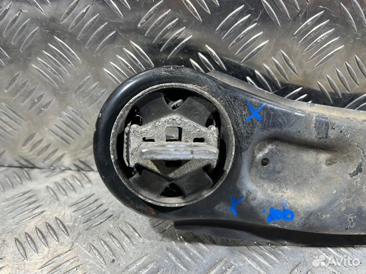 Рычаг продольный задний левый Mercedes-Benz