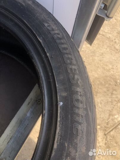 Bridgestone 613V 215/50 R17