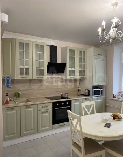 2-к. квартира, 60 м², 10/18 эт.