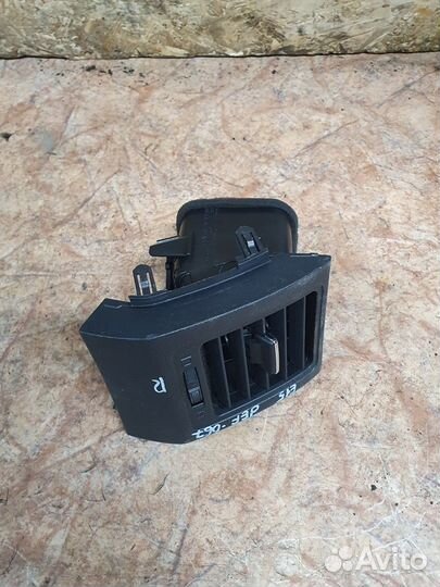 Дефлектор в торпеду правый Toyota Corolla E15 2010