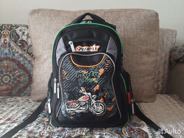 Школьный рюкзак across