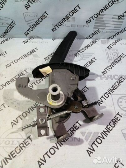 Рычаг стояночного тормоза Kia Ceed 1 ED