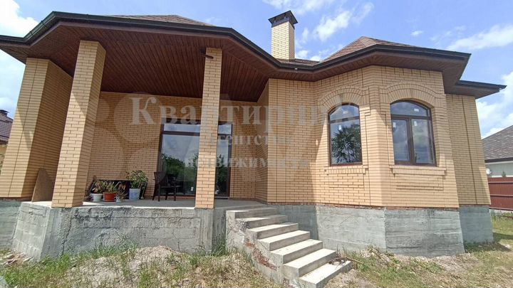 Дом 268 м² на участке 11 сот.