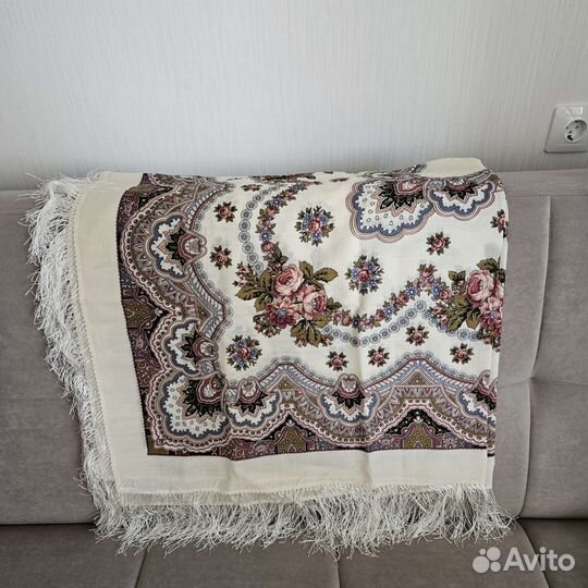 Павловопосадский шерстяной платок