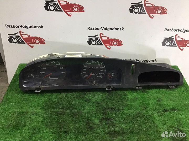 Щиток приборов Audi 100 С4