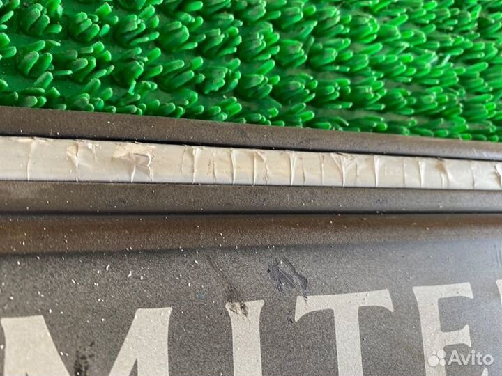 Молдинг двери прав. зад. Toyota Land Cruiser