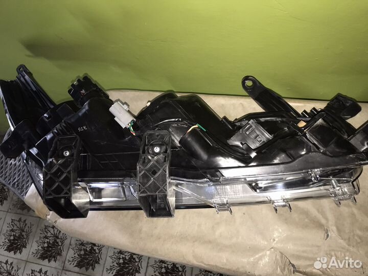 Фара Toyota corola 180