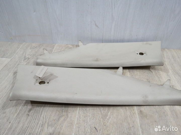 Обшивка задней стойки Jaguar XF