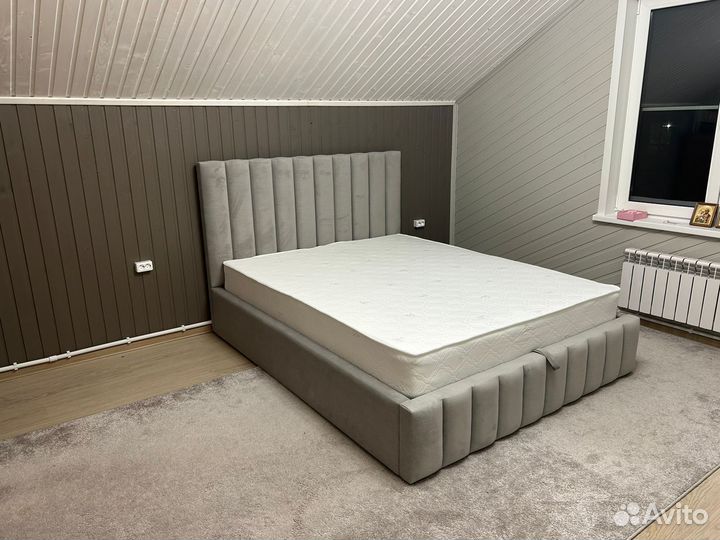 Кровать двухспальнaя