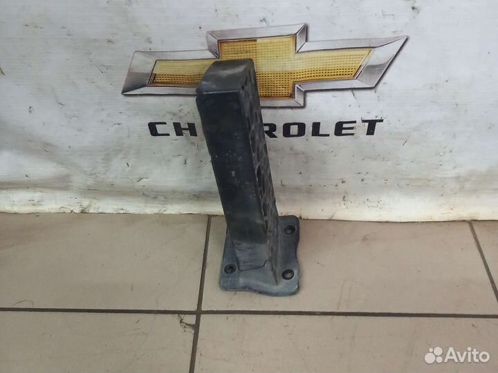 Левый кронштейн переднего бампера hyundai ix35