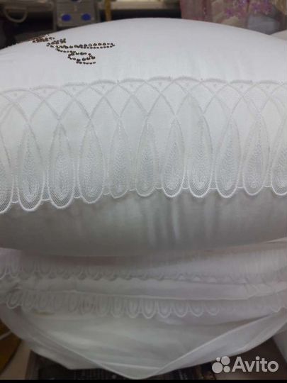 Подушки с кружевами LaPerla