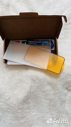 Защитное стекло на iPhone 13, 14