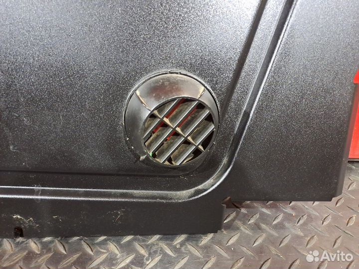 Накладка спальника правая