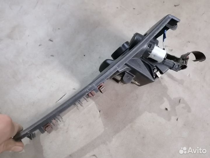 Консоль кпп с прикуривателем Nissan Primera P11