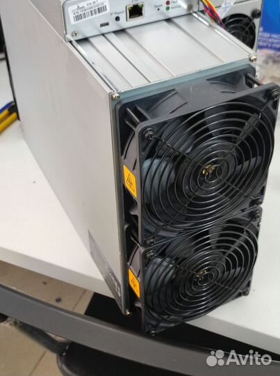 Asic майнер Bitmain Antminer S19