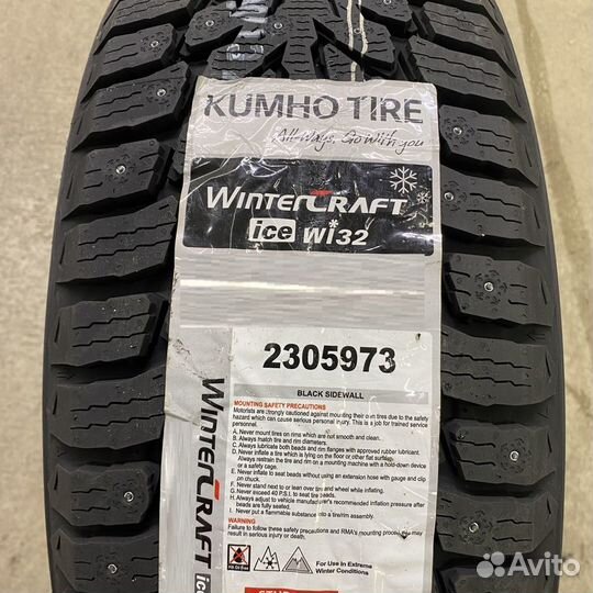 Kumho WinterCraft Ice Wi32 215/55 R17 98T