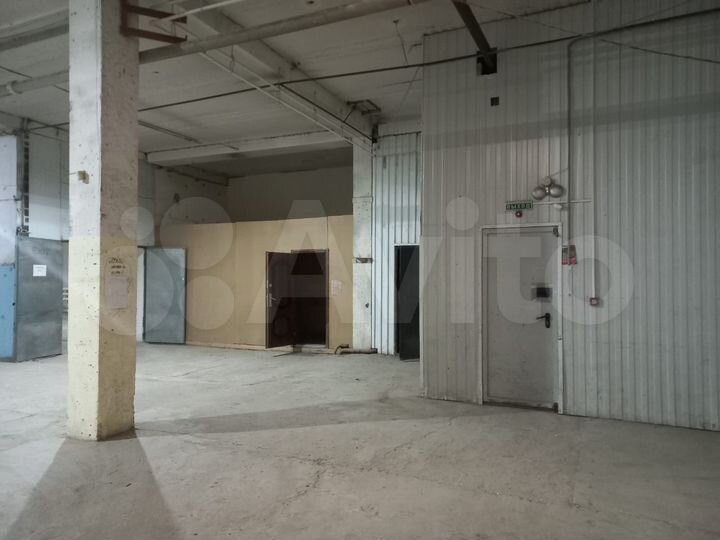 Склад, 930 м²