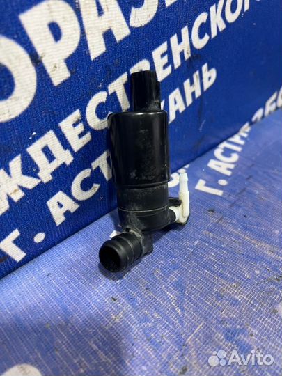 Моторчик омывателя лобового стекла Peugeot 308