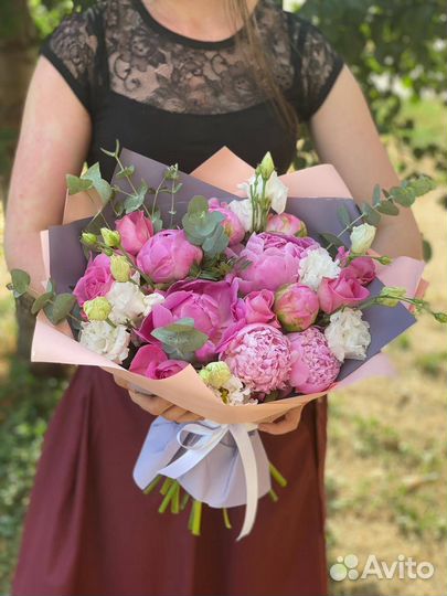 Букет с пионами