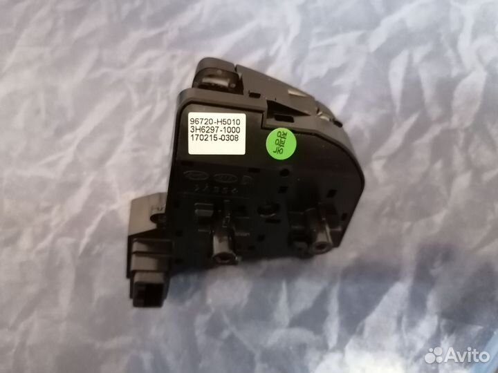 Блок кнопок на руль Solaris с 2017г