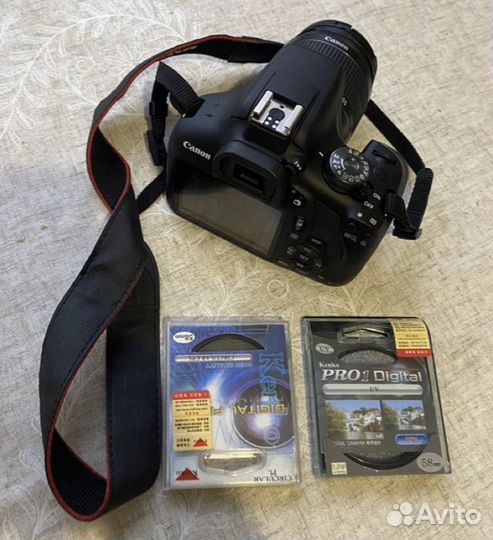 Зеркальный фотоаппарат Canon EOS 2000D