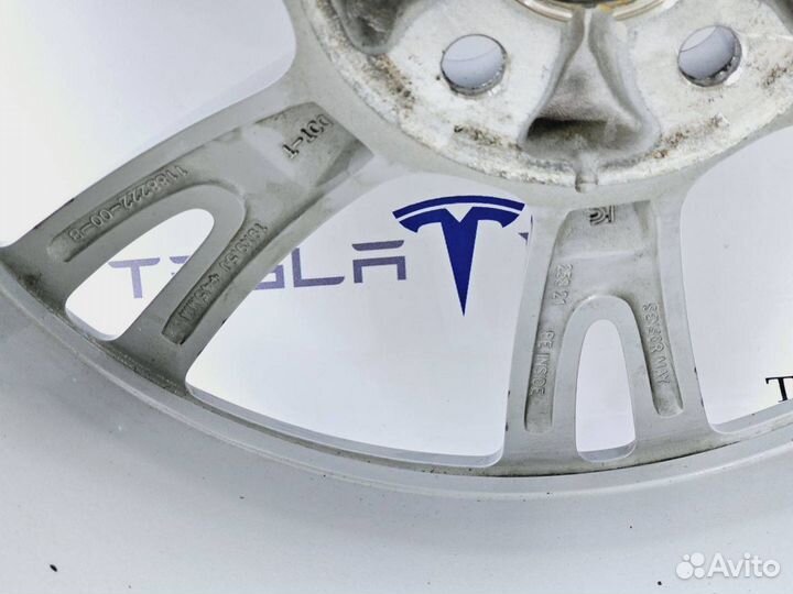 Литой диск R19x9.5 5x120 Tesla Model Y