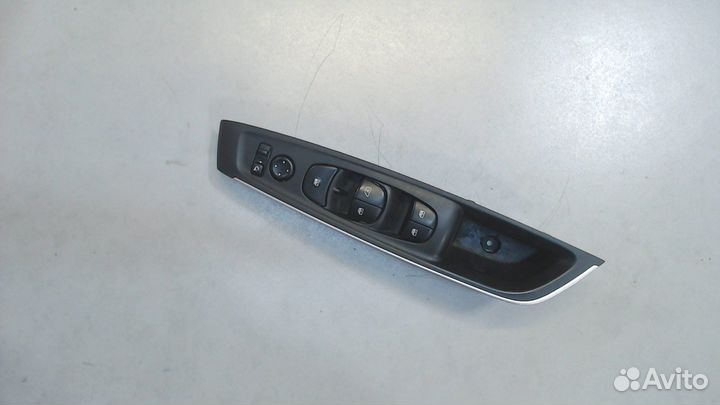 Кнопка стеклоподъемника Renault Koleos 2016, 2017