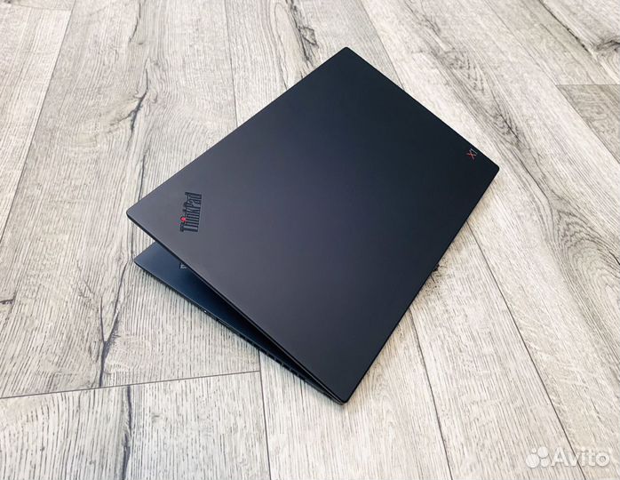 Ноутбук Lenovo X1 - 2022г