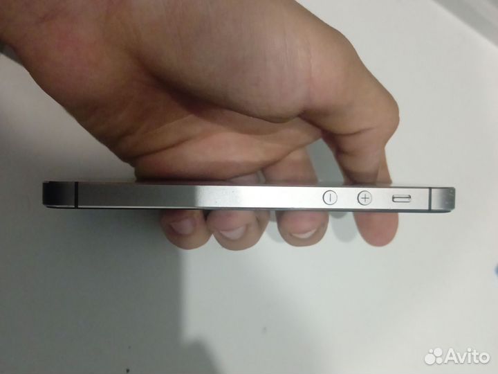 iPhone 5s читайте описание
